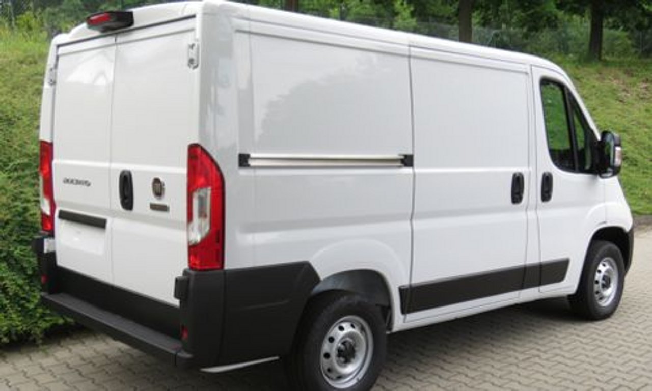 Fiat Doblo Pharmafahrzeug - Ansicht von hinten