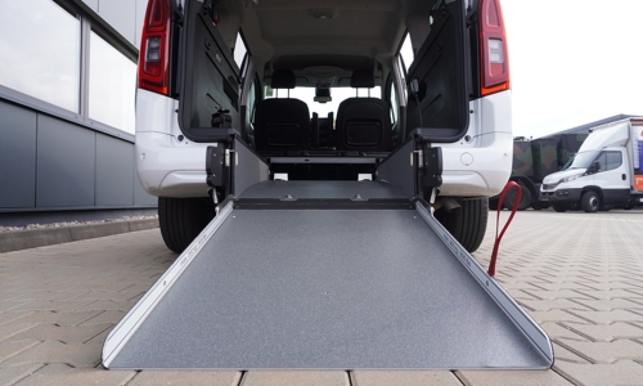 Fiat Doblo mit AFM Umbau - Hochwertiger Ausbau von Fiat Professional Fahrzeugen