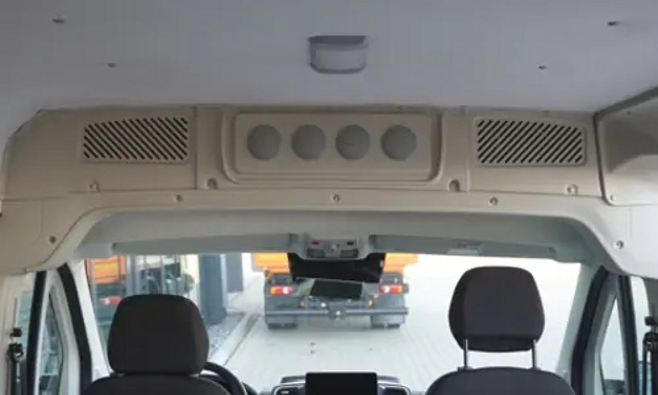 Fiat Ducato Kombi mit Zusatzklimaanlage hinten