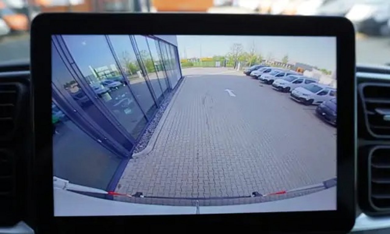 Fiat Ducato Kombi mit Rückfahrkamera