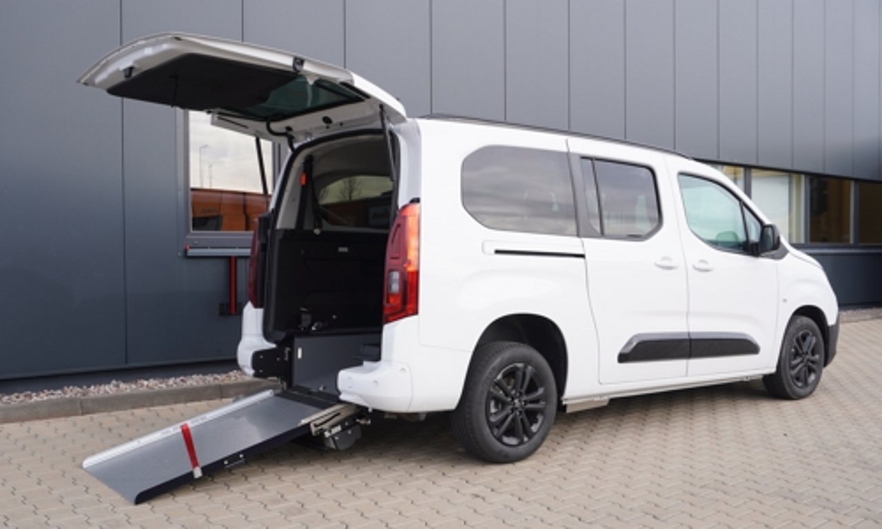 Fiat Doblo mit AFM Umbau - Hochwertiger Ausbau von Fiat Professional Fahrzeugen