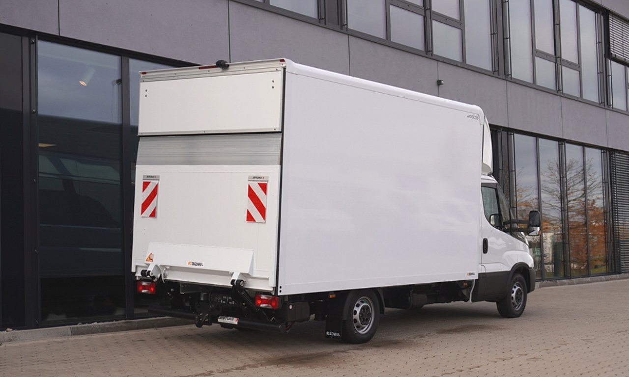 Kofferaufbau Junge Ladebordwand 1