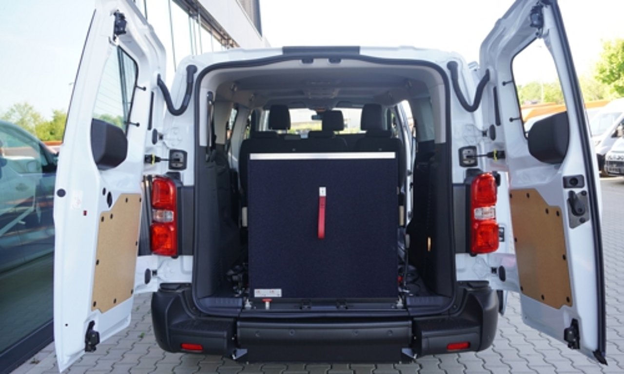 Opel Vivaro mit AFM Umbau - Hochwertiger Ausbau von Fiat Professional Fahrzeugen