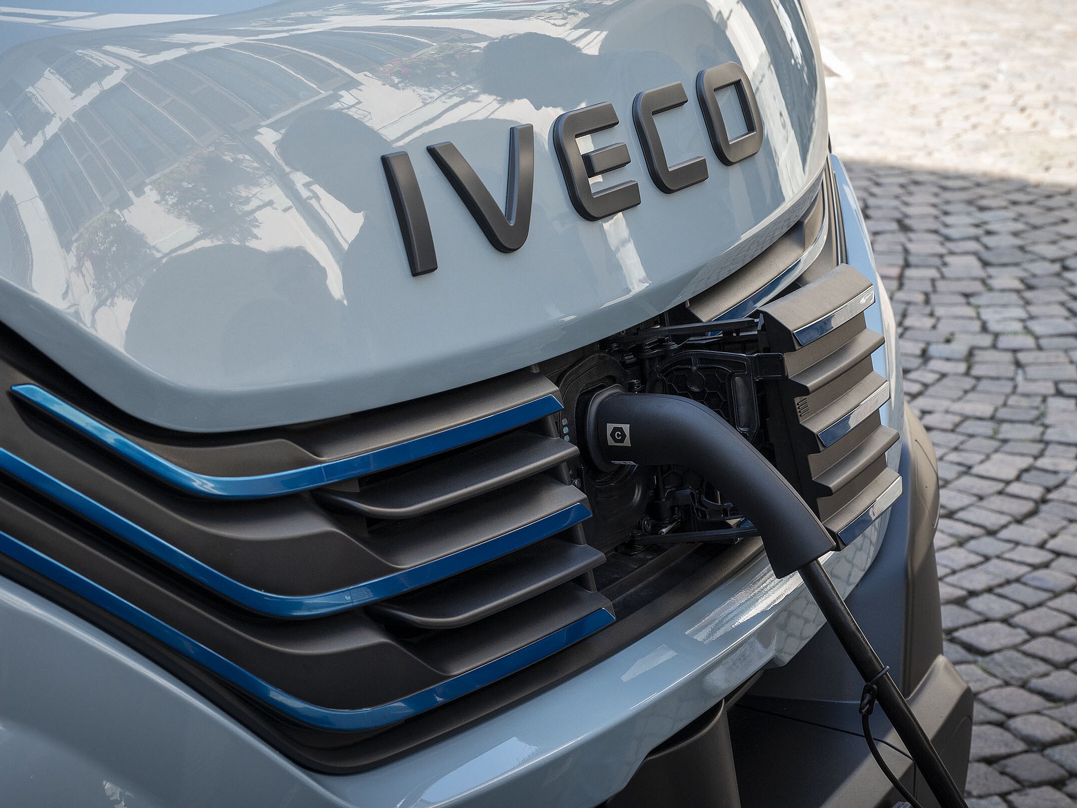 ABZ Nutzfahrzeuge Banner IVECO eDaily