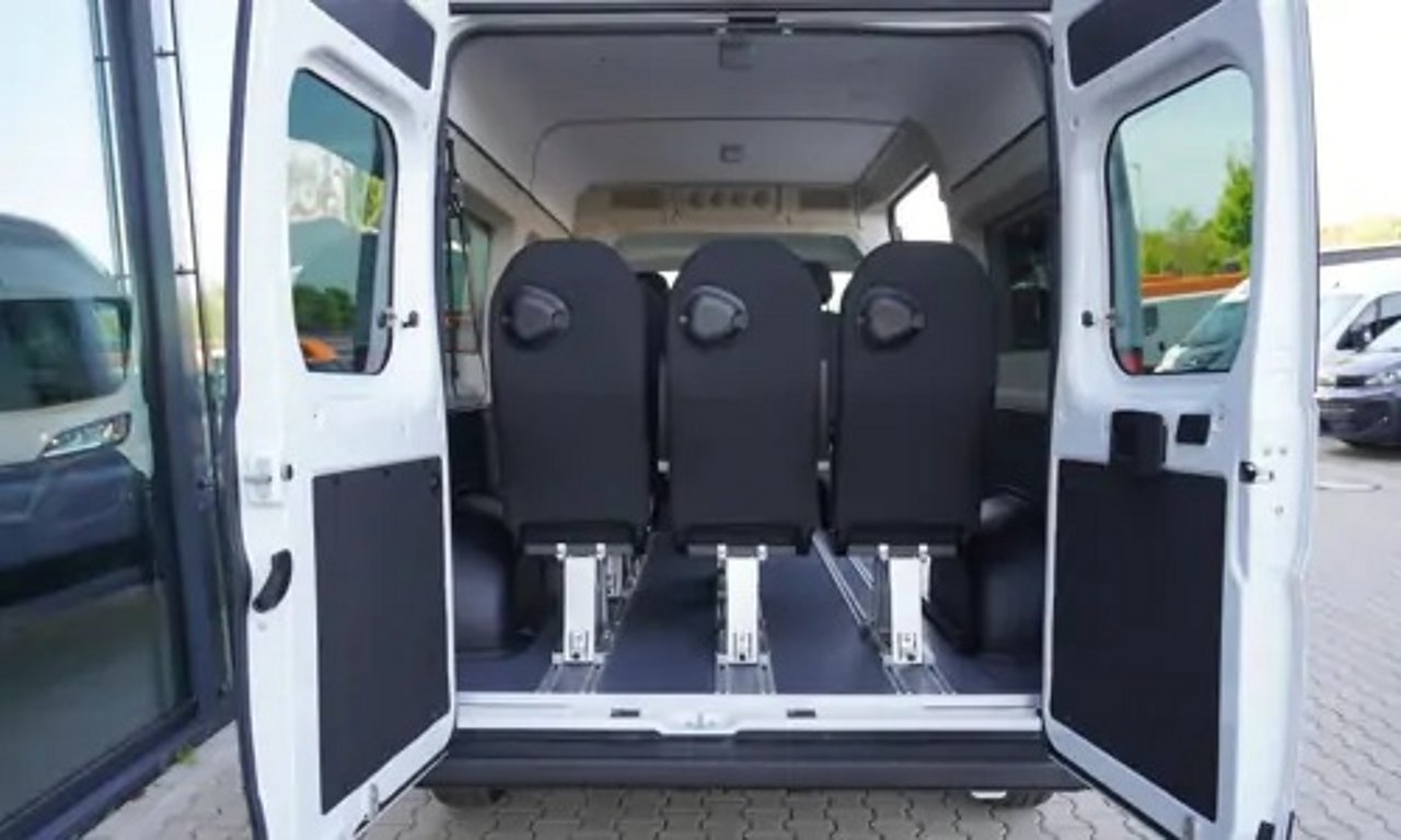 Fiat Ducato Kombi mit 9 Sitzplätzen