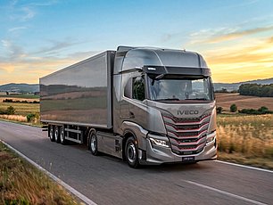 Iveco S-Way auf der Straße