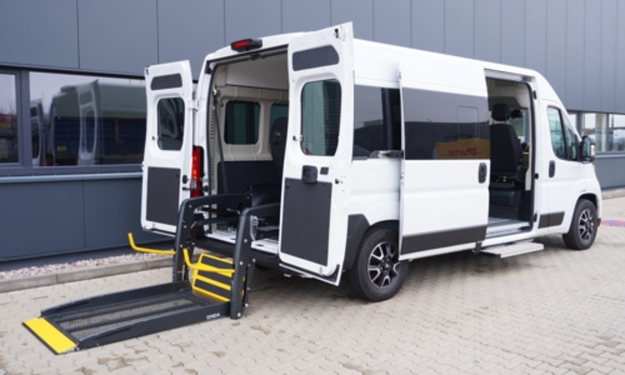Fiat Ducato mit Schnierle Umbau - Hochwertiger Ausbau von Fiat Professional Fahrzeugen