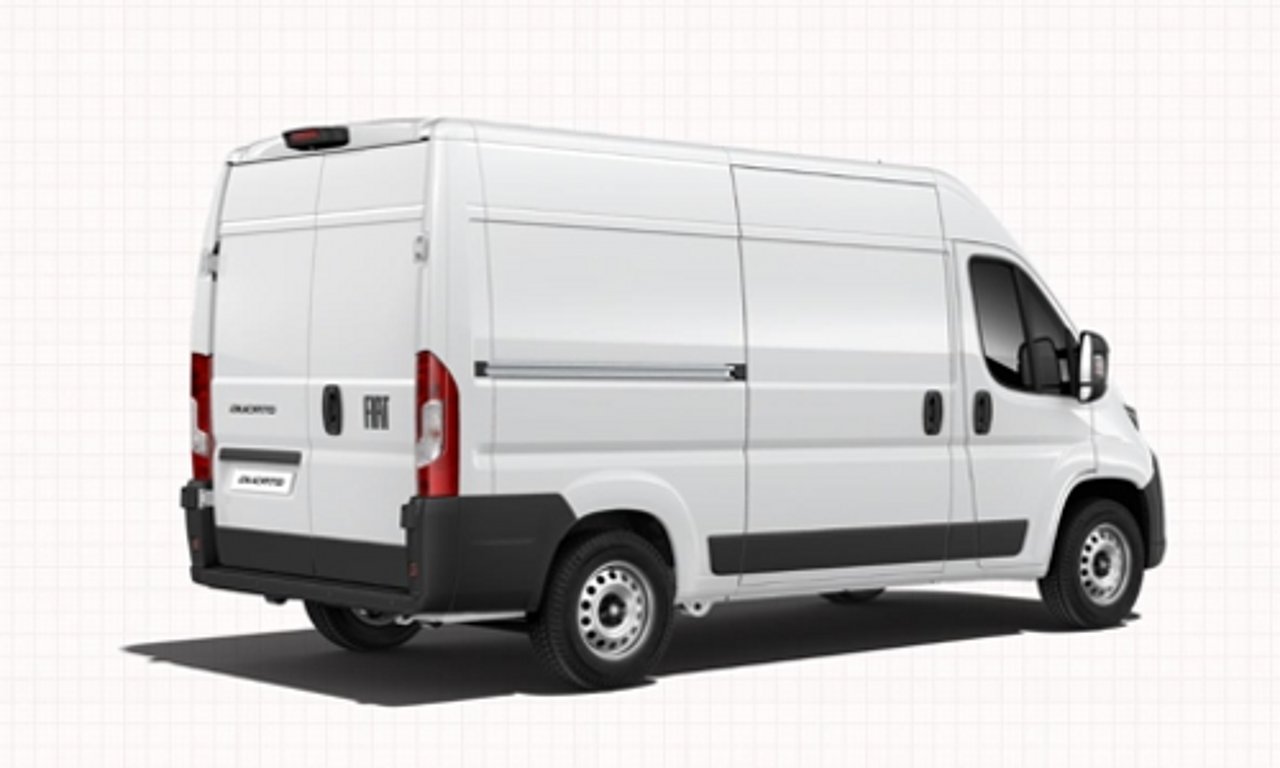 Fiat Ducato Pastellweiß hinten