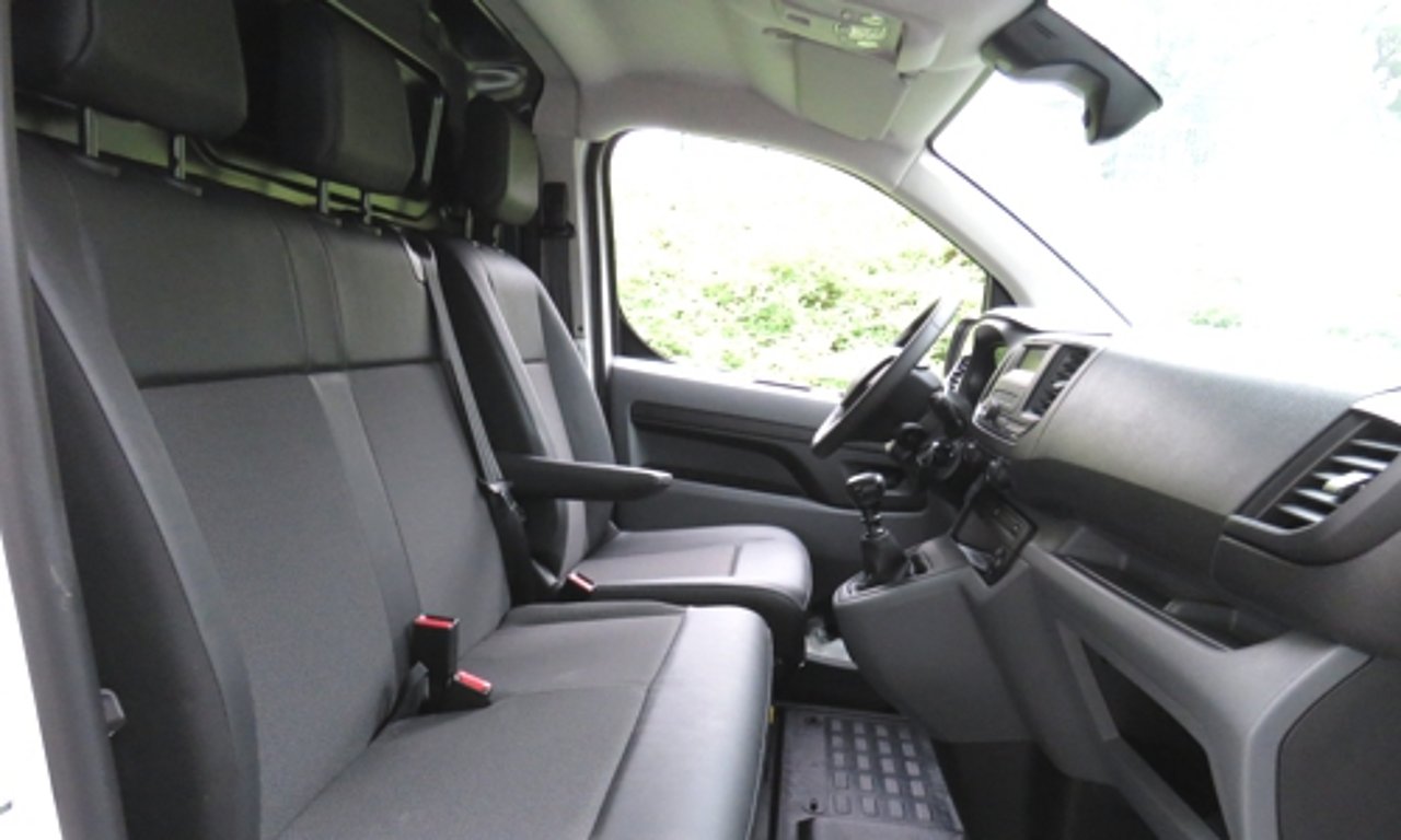 Fiat Scudo Pharmafahrzeug - Innenansicht