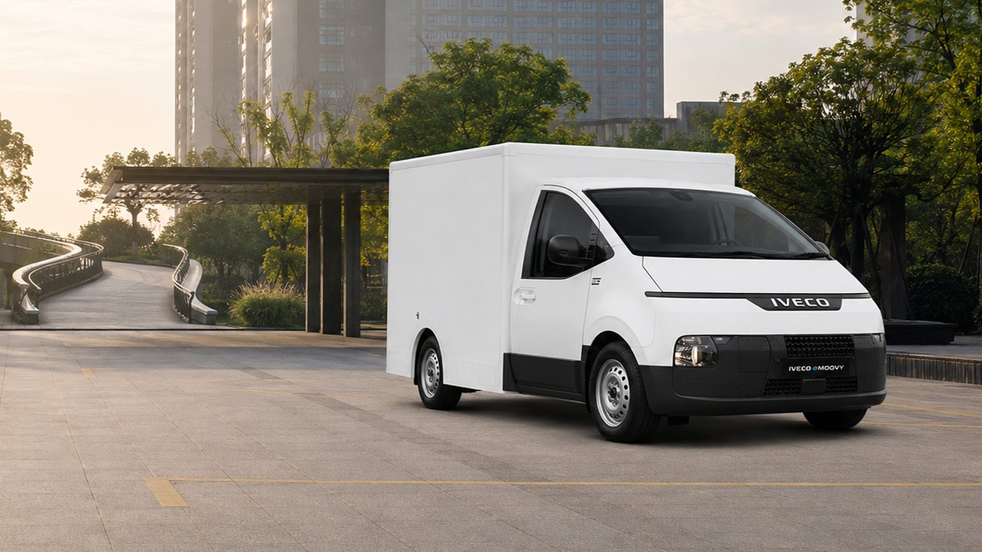 Iveco eMoovy mit Kofferaufbau