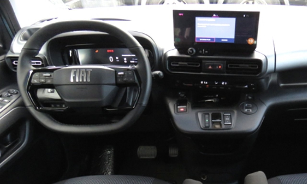 Fiat Doblo Kombi Detail mit 8-Gang Automatik