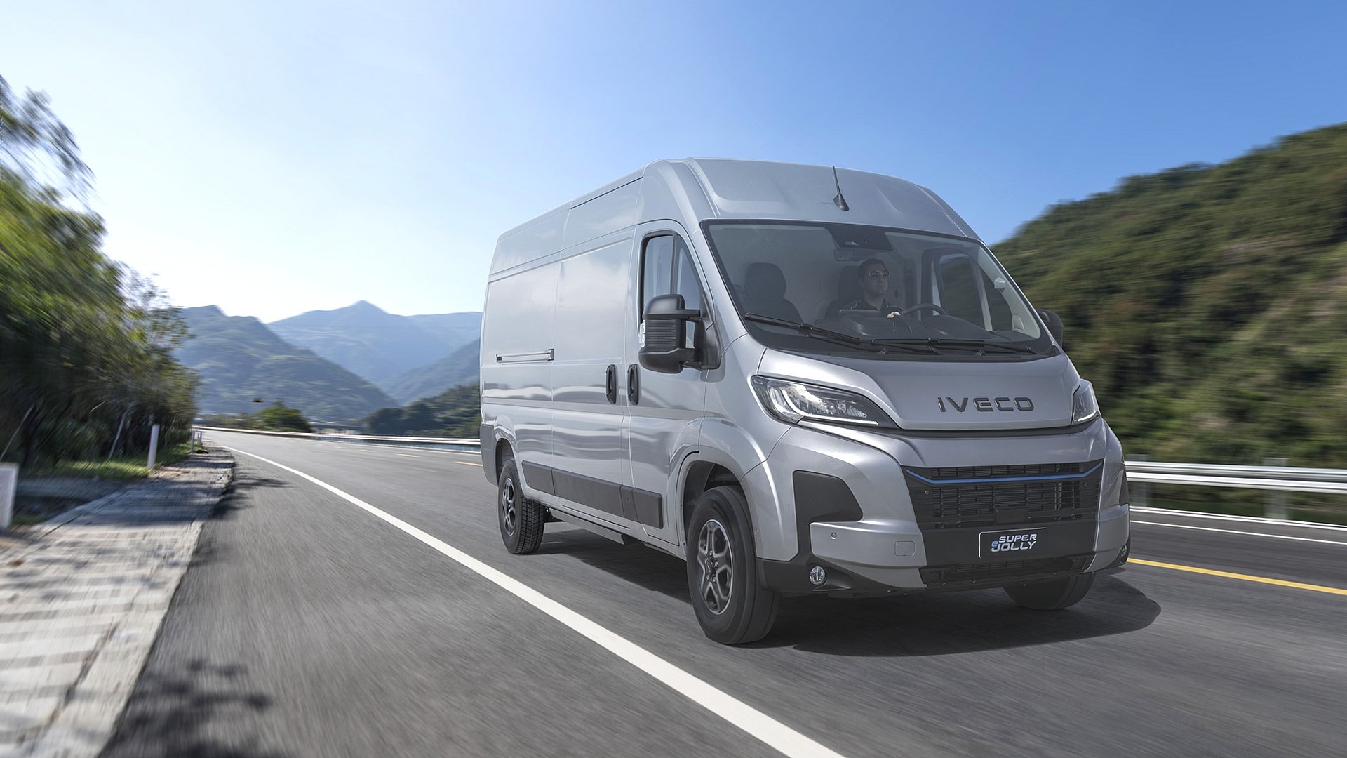 Iveco eSuperJolly auf der Straße