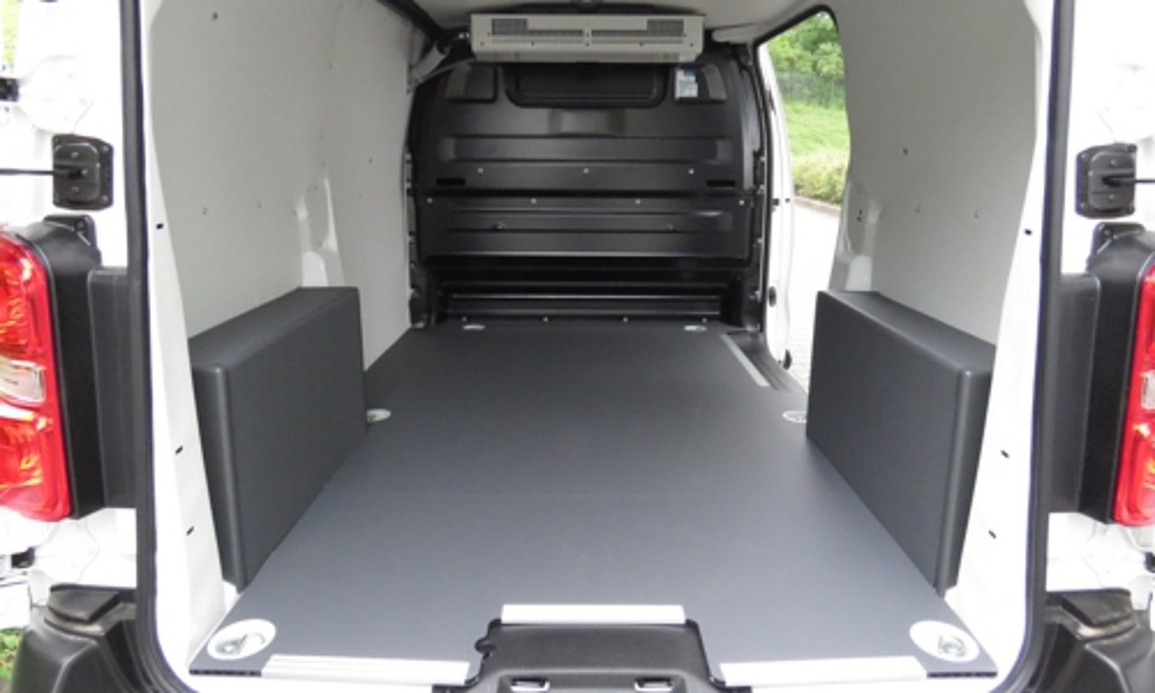Fiat Scudo Pharmafahrzeug - Laderaum