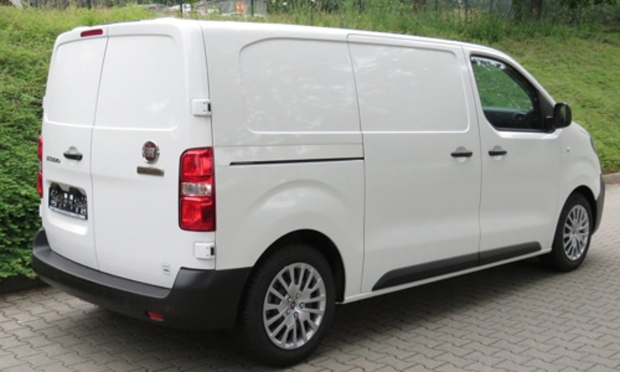 Fiat Scudo Pharmafahrzeug - Ansicht von hinten